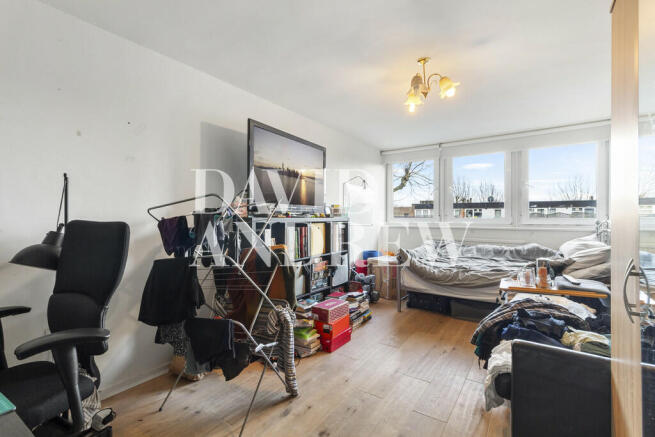 4 Levison Way N19...