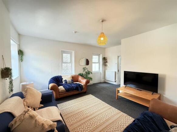 Living Room 1.JPG