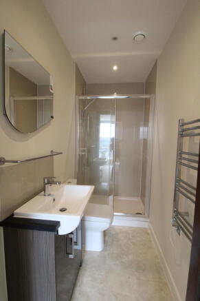 2 bed Apartment to rent Image 8