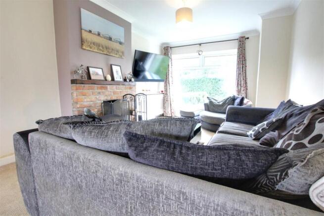 2 bed Semi-Detached Bungalow for sale Image 6
