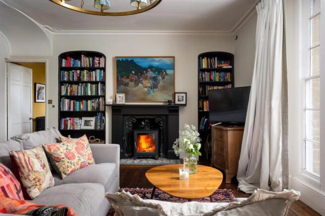 59 - Oakley House - GL5 5PQ - Web.jpg