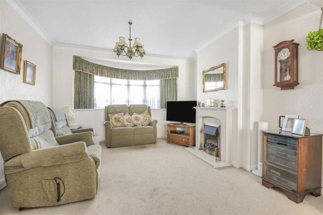 LIVING ROOM AREA
