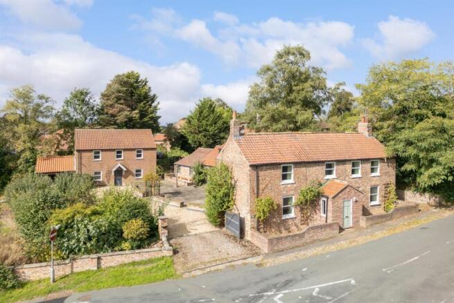 Avenue Farm