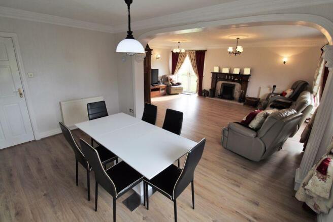 Lounge / Dinin...