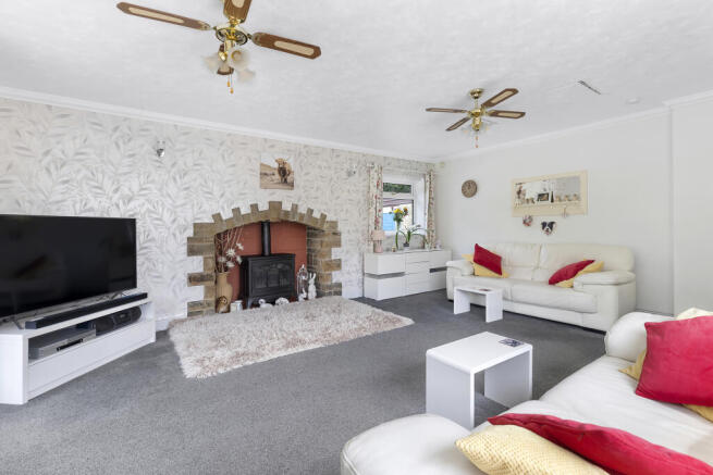 3 bed House for sale Image 12
