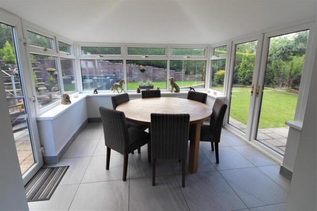 OPEN PLAN KITCHEN/ FAMILY ROOM