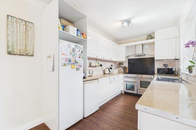 4 bed Terraced for sale Image 4