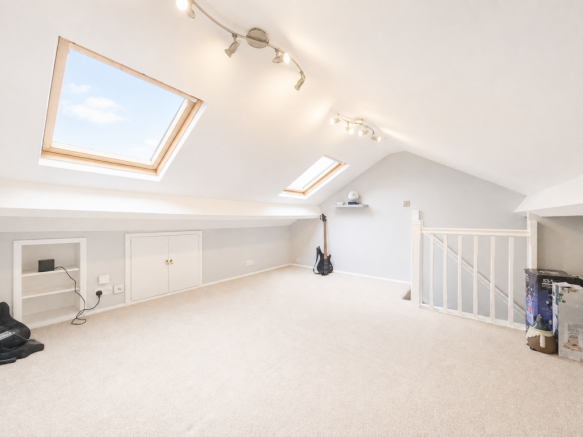 3 bed Semi-Detached for sale Image 10