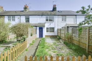 3, Mount Pleasant Cottages, The Wells, London N14 6AE