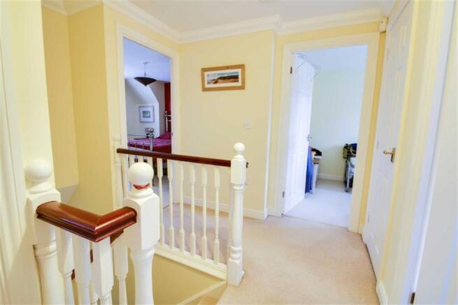 FIRST FLOOR LANDING
