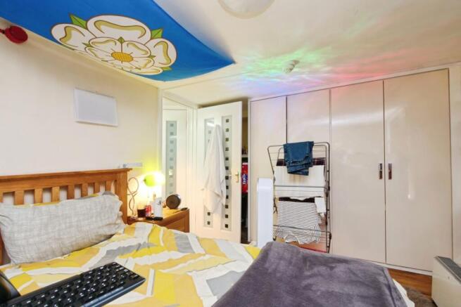 4 bed Terraced for sale Image 5
