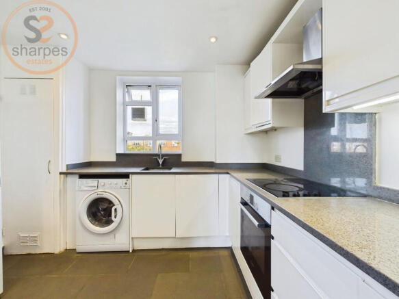 b7578a95-CAM03524G0-PR0042-STILL006