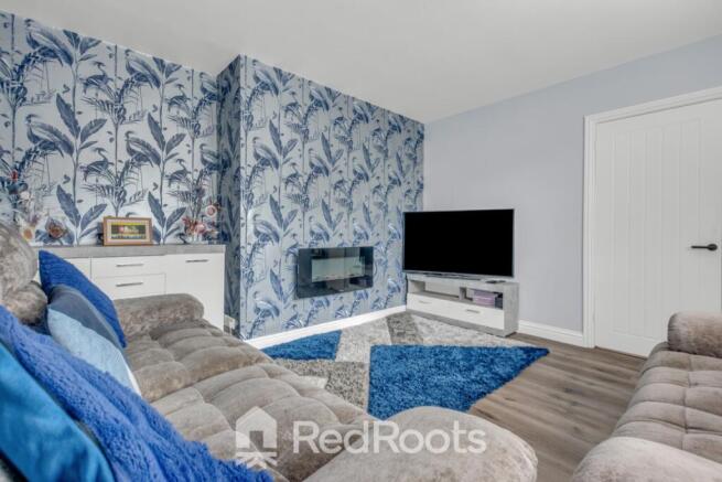 3 bed Semi-Detached for sale Image 8