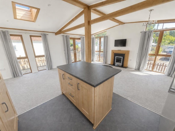 LOUNGE/ KITCHEN/ DINER