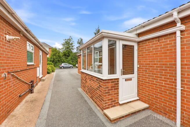 2 bed Detached Bungalow for sale Image 4