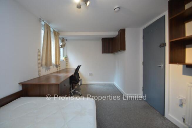 6 bed End of Terrace to rent Image 7