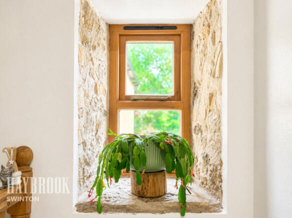 4 bed Cottage for sale Image 12