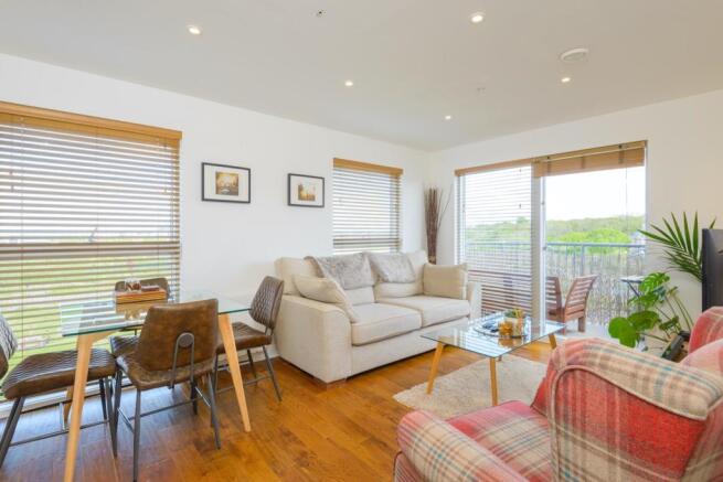 ERAUQSEHT98 - Living Room E.jpg