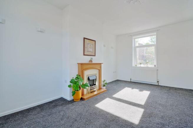 3 bed Terraced to rent Image 6