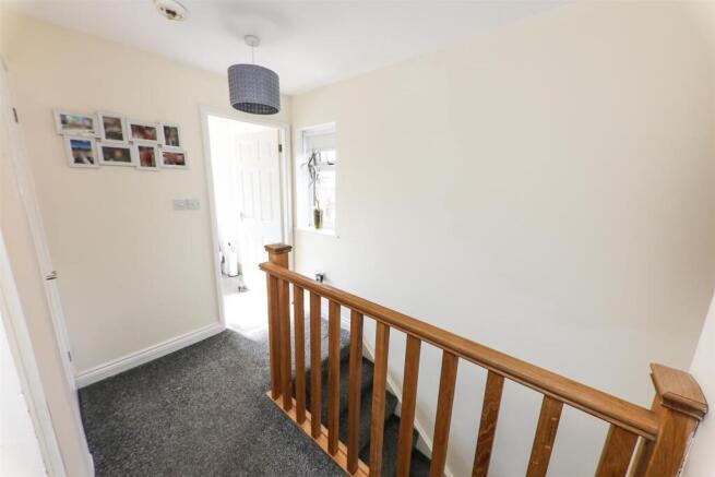3 bed Detached for sale Image 9