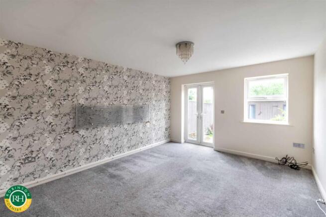 4 bed House for sale Image 4