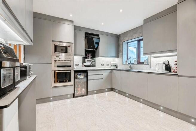 3 bed Semi-Detached for sale Image 7