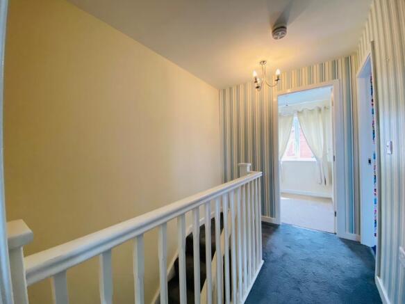 3 bed Town House to rent Image 6