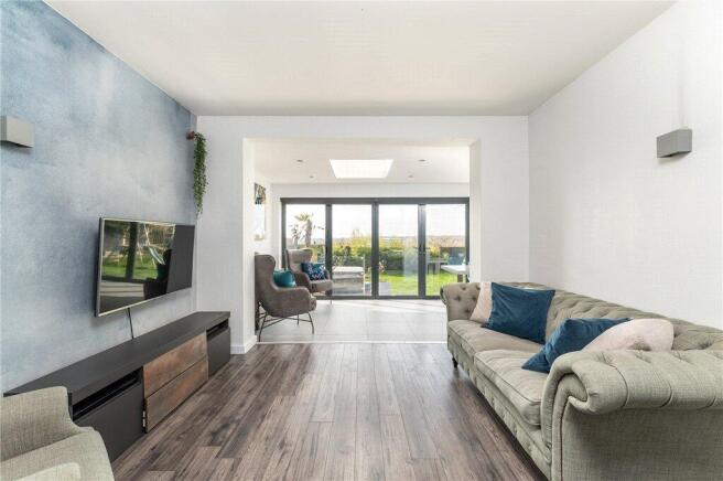 5 bed Detached for sale Image 10