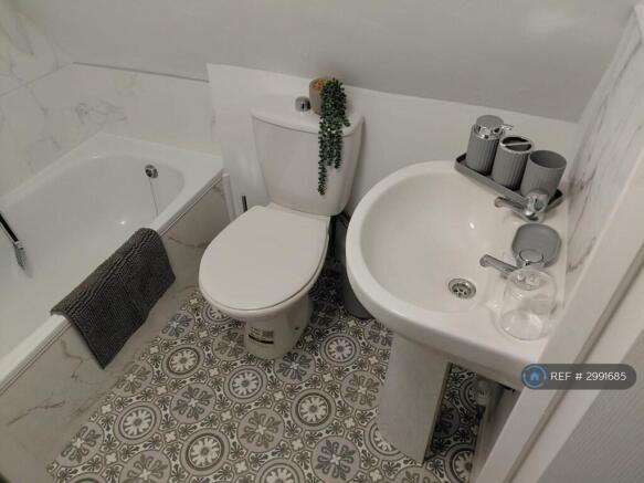 1 bed Flat Share to rent Image 10