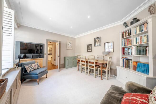 3 bed Apartment for sale Image 9