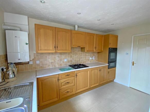 Kitchen/ Dining room