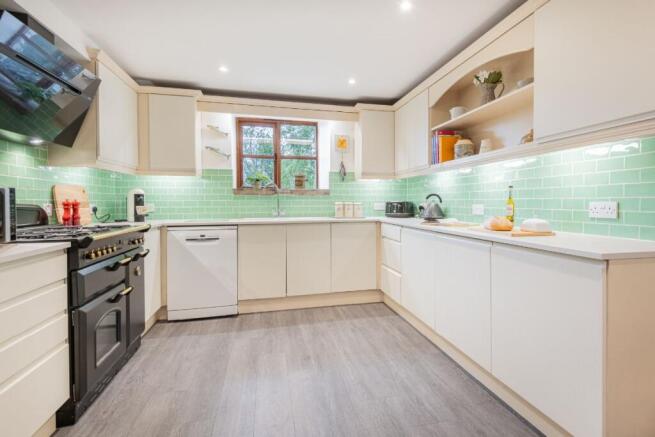 4 bed Cottage for sale Image 6