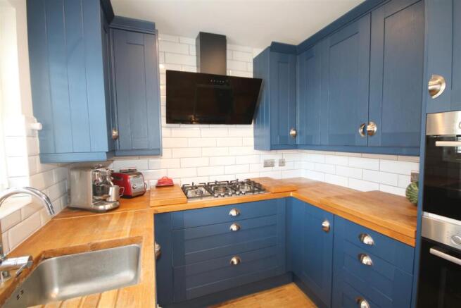 Kitchen b.JPG