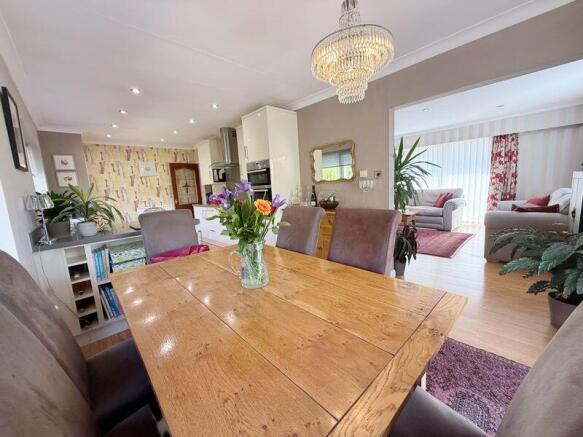 Kitchen / Dining Area
