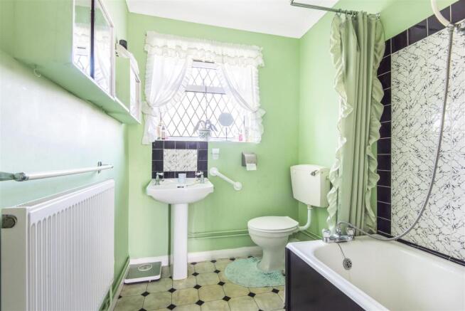 Bathroom.jpg