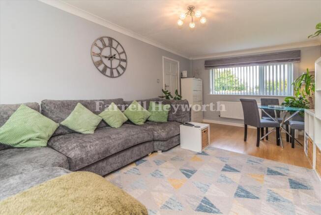 Lounge image 4
