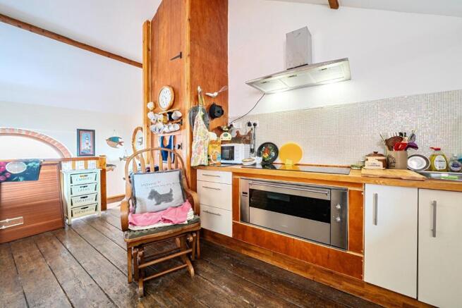 KITCHEN.jpg
