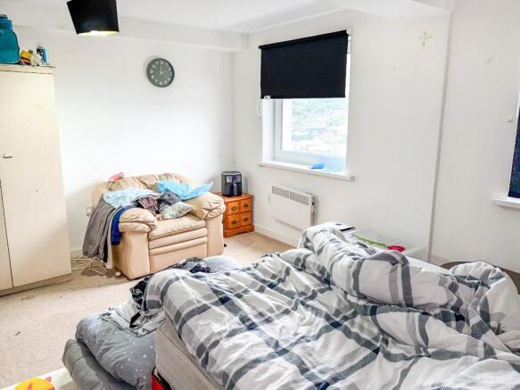 2 bed Flat for sale Image 8