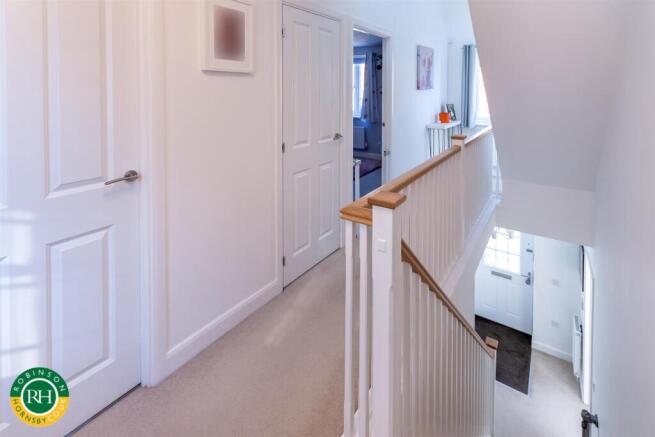 5 bed Detached for sale Image 12