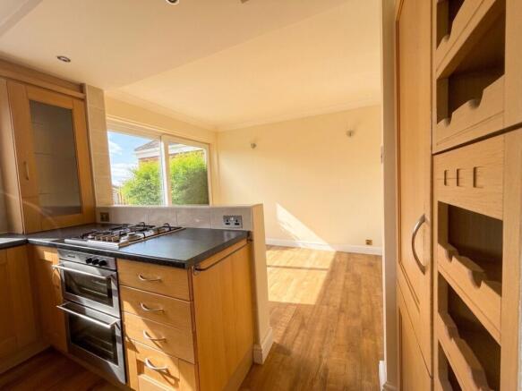 4 bed Semi-Detached for sale Image 7