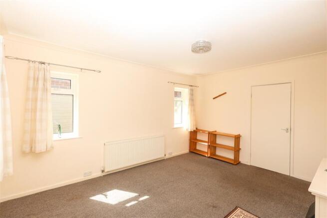2 bed Detached Bungalow for sale Image 8