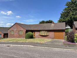 8, Latches Walk, Axminster EX13 5DQ
