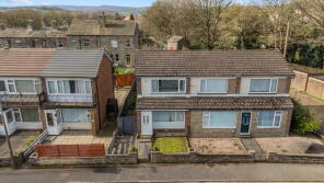 27, Greenfield Avenue, Oakes, Huddersfield HD3 4FT