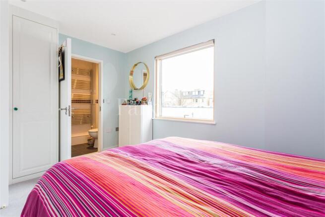 13 waites court, priory road NW6 3BD-23.jpg