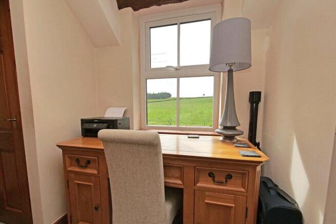 3 bed Semi-Detached for sale Image 9