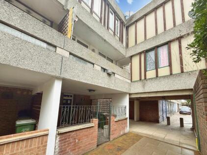 Portmeadow Walk, London, SE2