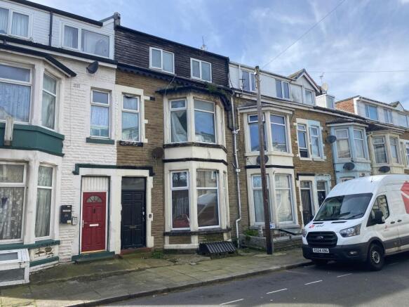 Flats 1-6, 15 Windsor Avenue, Blackpool, Lancashire, FY4 photo 4