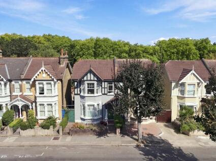 Wanstead Park Avenue, Aldersbrook
