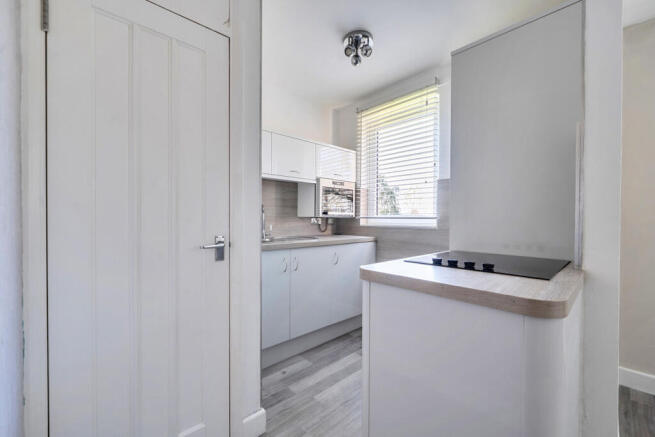 1436409-7-69ce9ff...