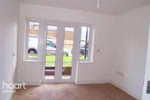 29, 45 Fontaine Court, High Street, London N14 6LW